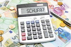 2165 Taschenrechner-Display SCHUFA / Foto: Marco2811 / stock.adobe.com